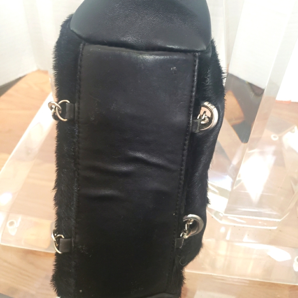 United colors of Bennetton black leather n fur pouch - Picture 4 of 4